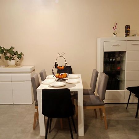 Uroczy Apartament Cracovia Exterior foto